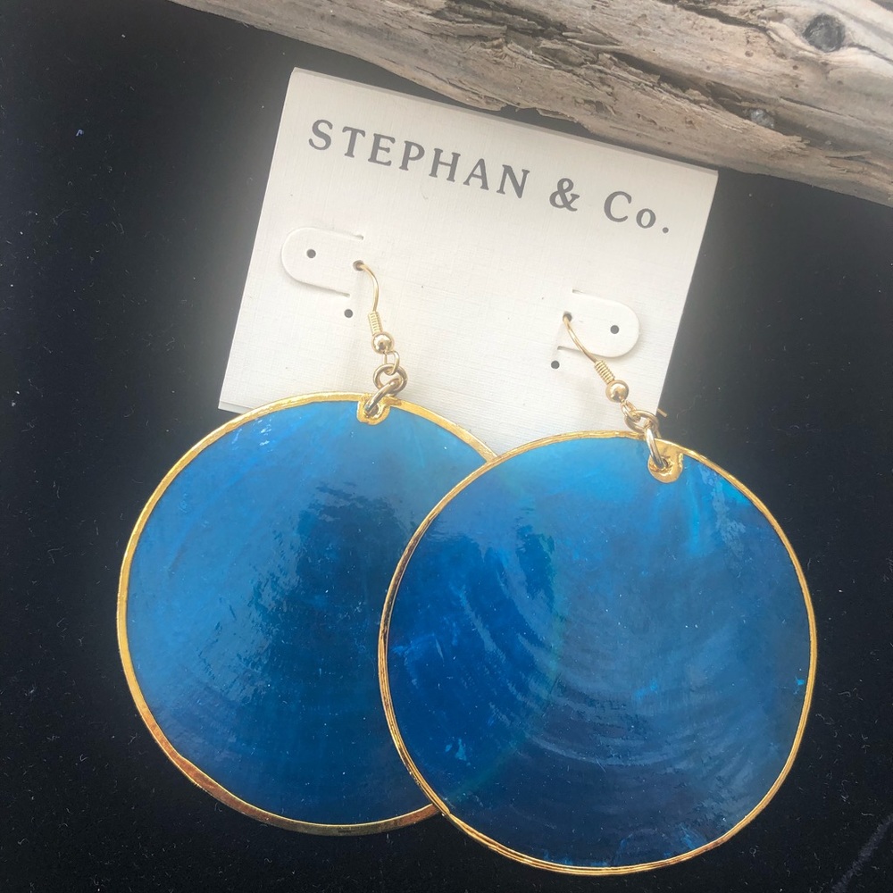 Stephan & Co blue shell round earrings NWT